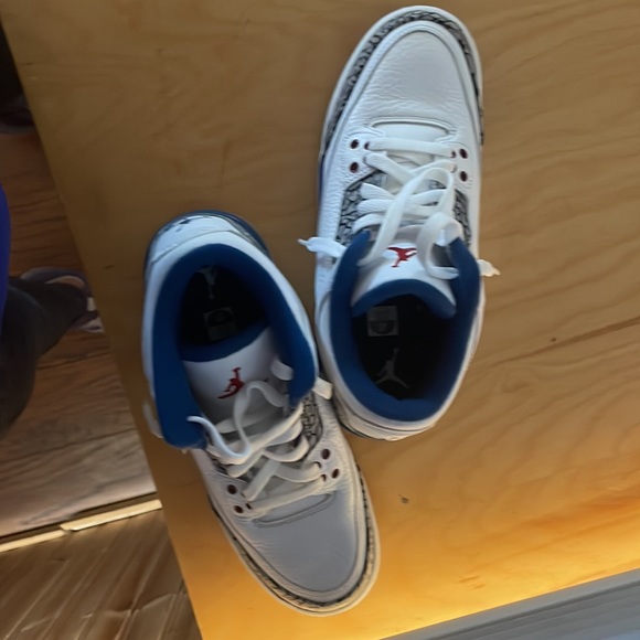 Brand new Jordan Retro 3 - Picture 2 of 5